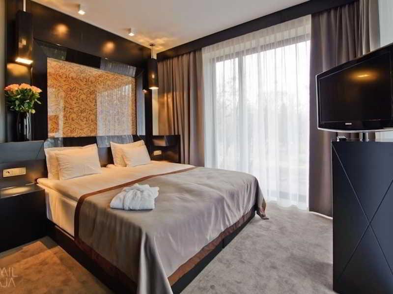 Platinum Palace Boutique Hotel & Spa Wroclaw Phòng bức ảnh A room at the hotel