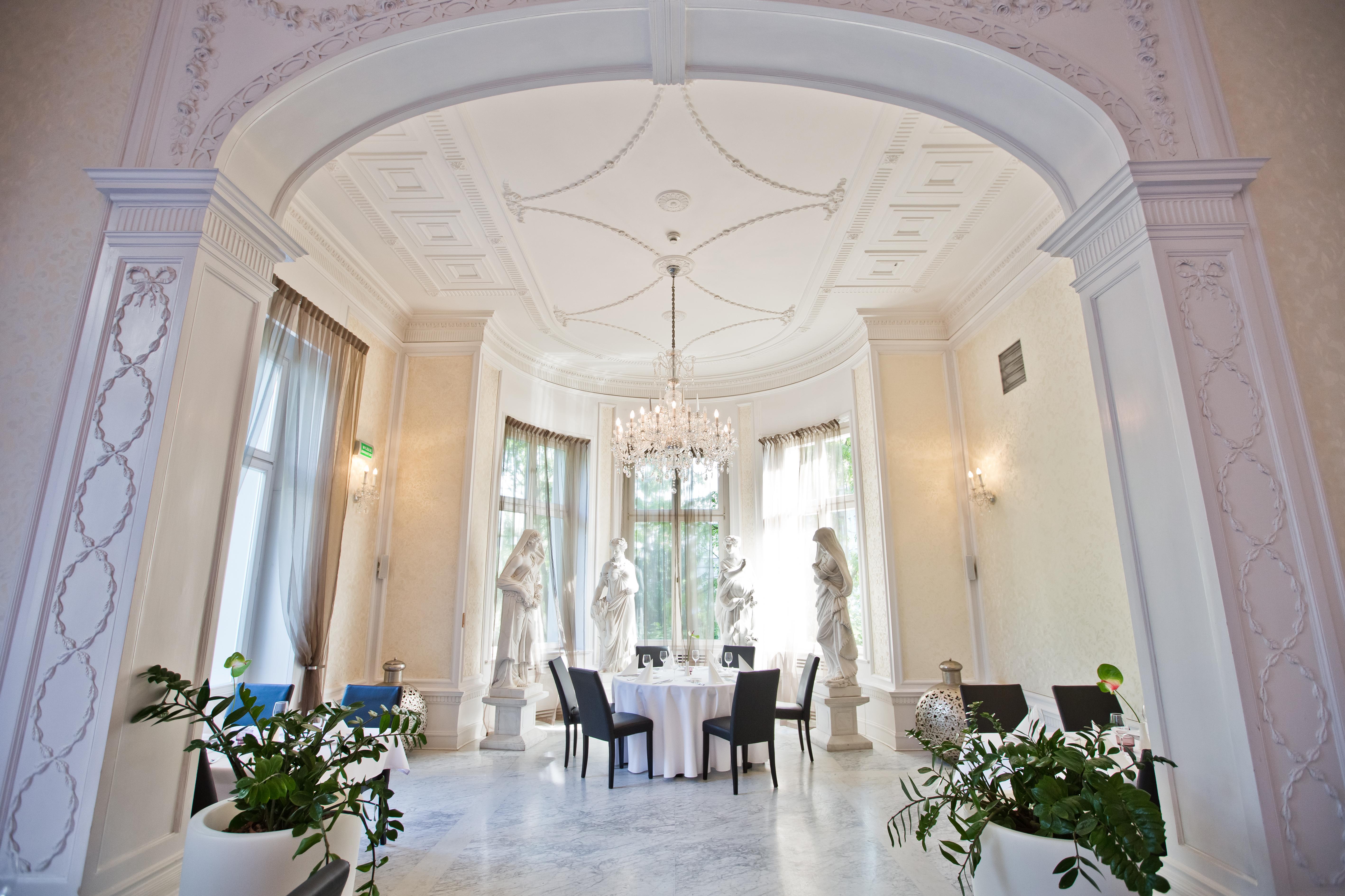 Platinum Palace Boutique Hotel & Spa Wroclaw Ngoại thất bức ảnh The interior of the restaurant