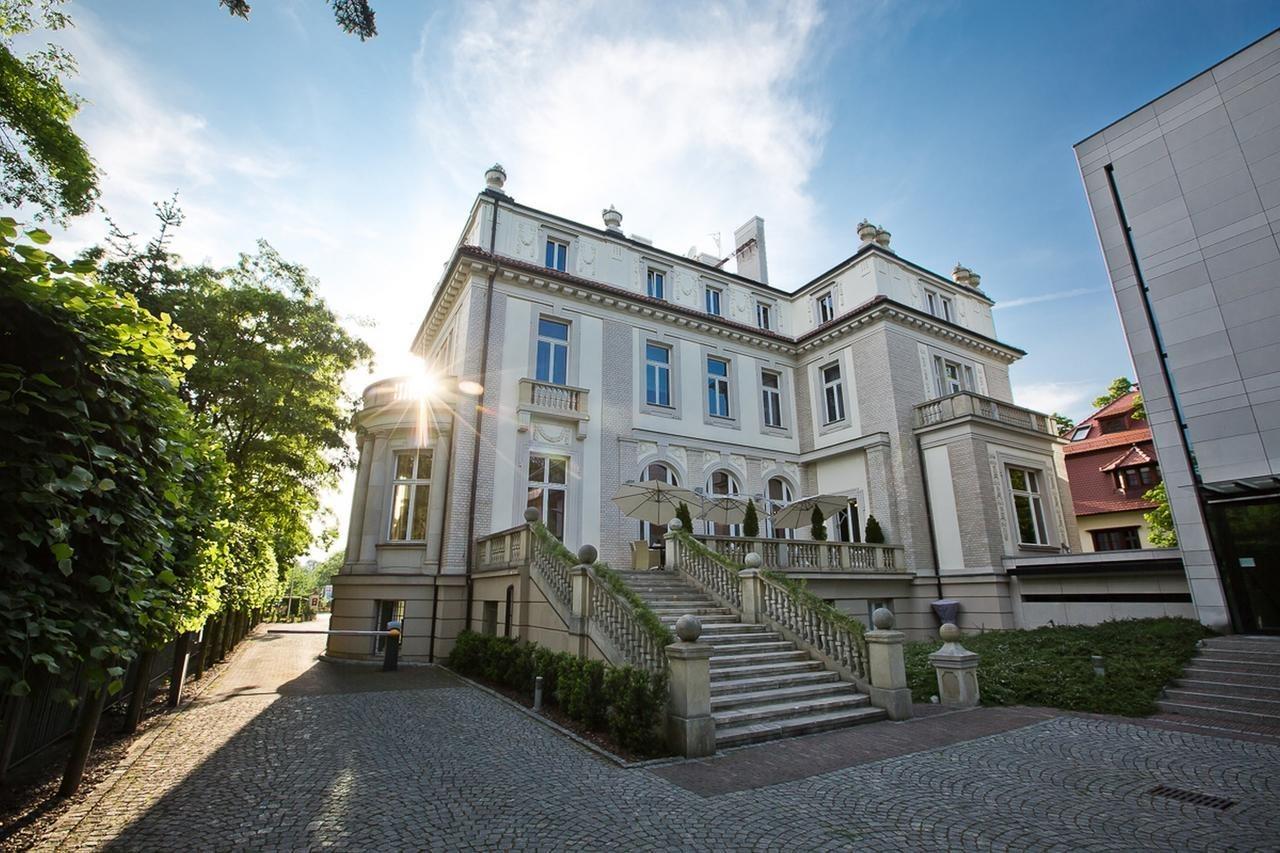 Platinum Palace Boutique Hotel & Spa Wroclaw Ngoại thất bức ảnh The main building of the university