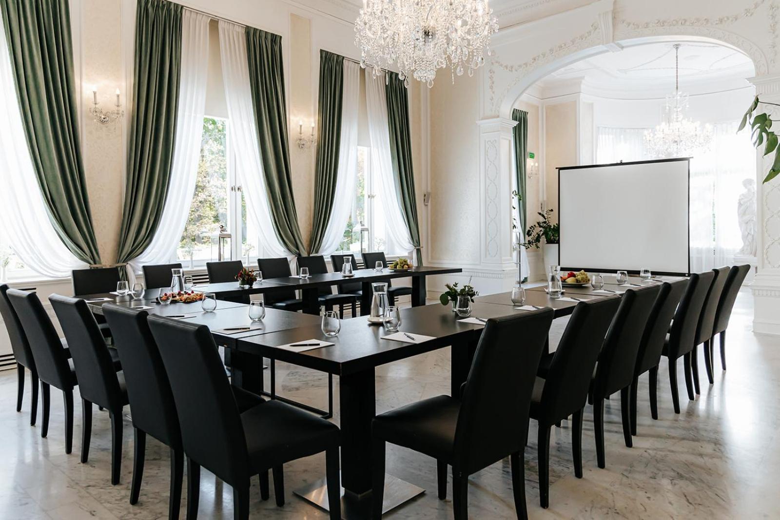 Platinum Palace Boutique Hotel & Spa Wroclaw Ngoại thất bức ảnh The interior of the conference room