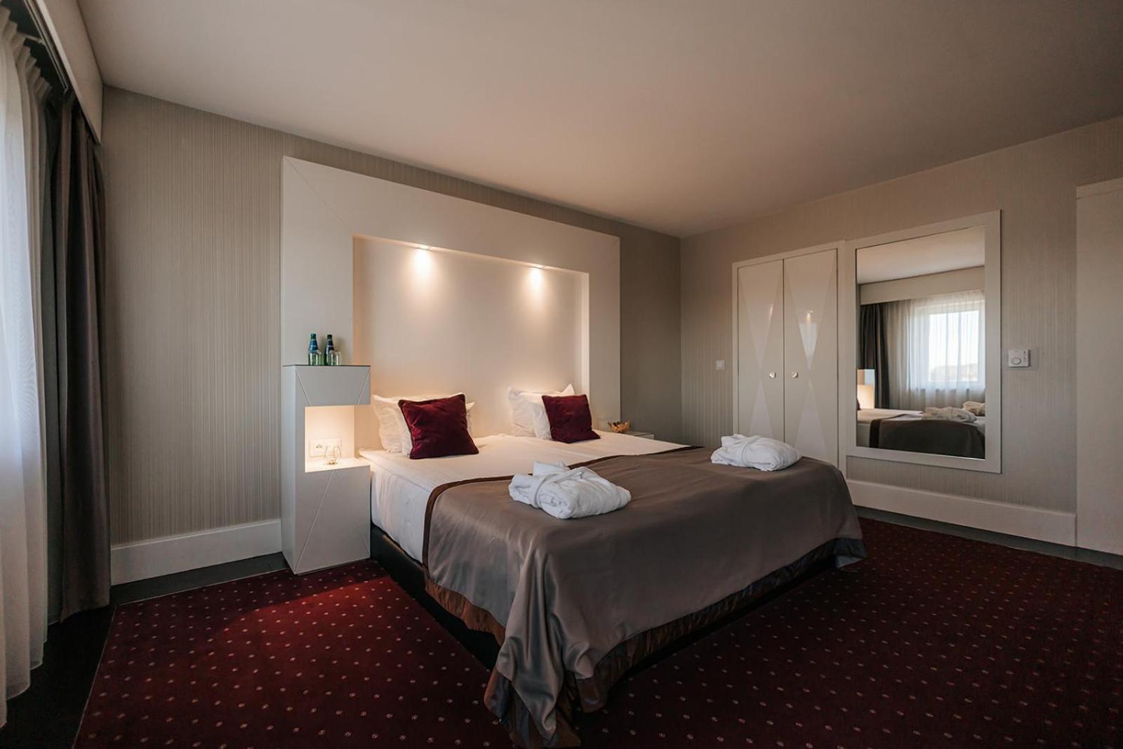Platinum Palace Boutique Hotel & Spa Wroclaw Ngoại thất bức ảnh A room at the hotel