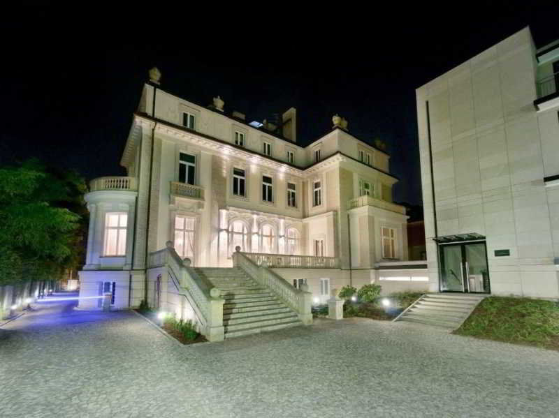 Platinum Palace Boutique Hotel & Spa Wroclaw Ngoại thất bức ảnh The museum at night