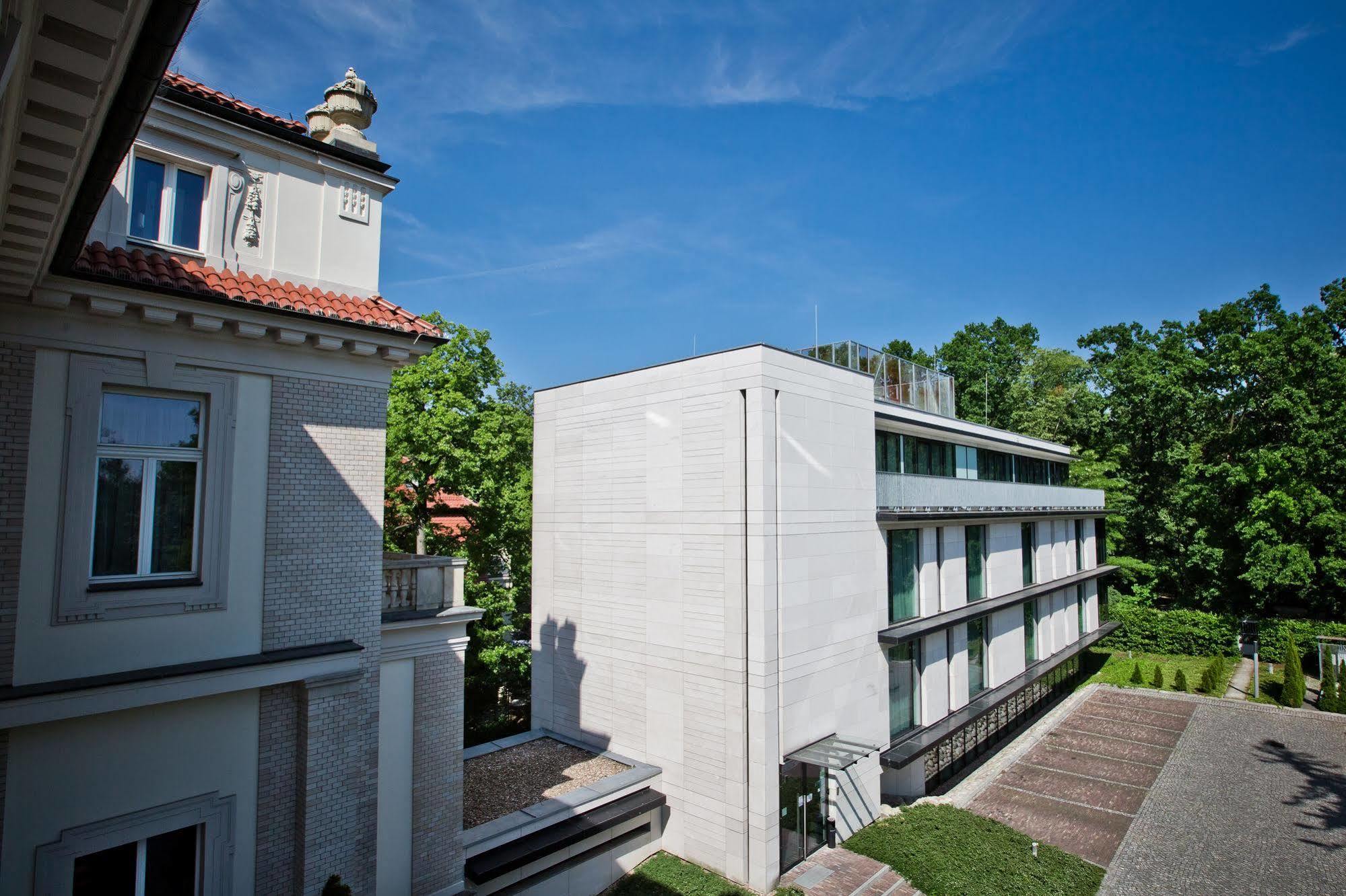 Platinum Palace Boutique Hotel & Spa Wroclaw Ngoại thất bức ảnh The new building of the Institute of Physics